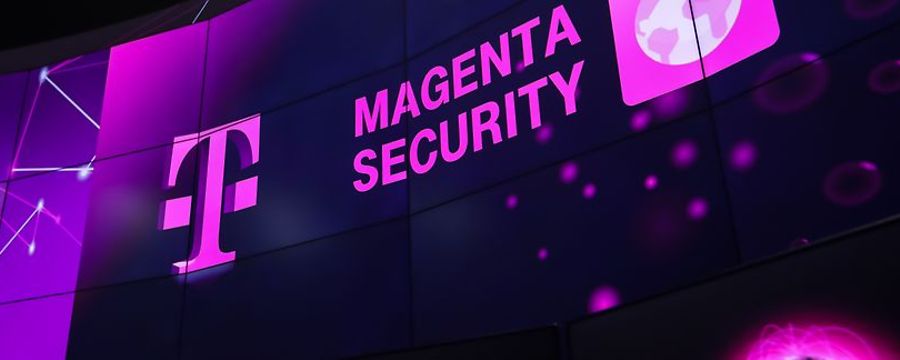 Großer Bildschirm mit dem Text Magenta Security