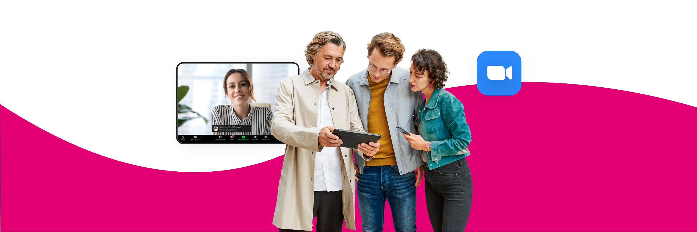 Zoom X – drei Personen halten über Zoom X eine Videokonferenz mit dem Tablet