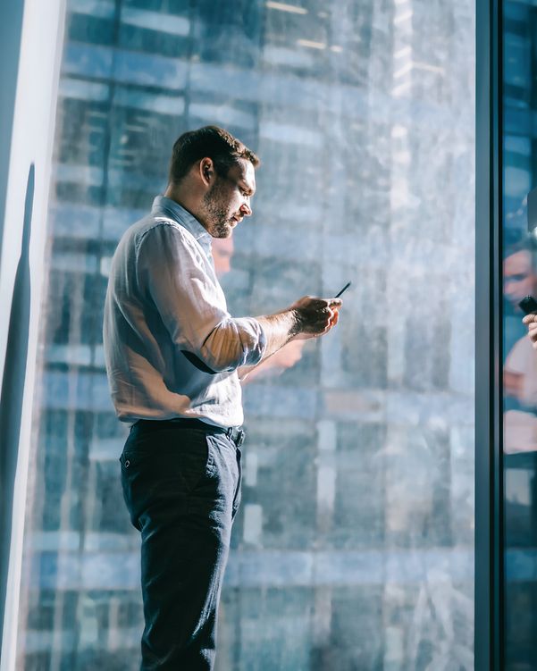 An employee utilises the opportunities offered by the Cloud Solution Partnership