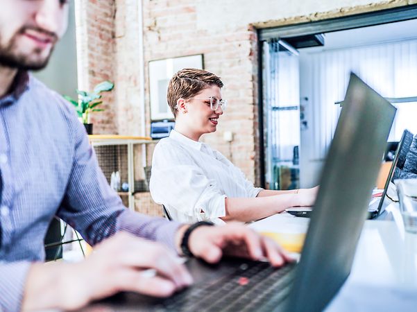 The customer receives support for operation, configuration of groups and policies, as well as user and device support.