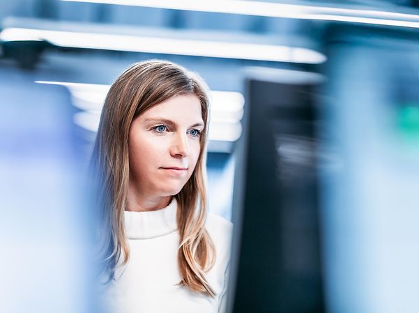 Woman downloads APPVISORY SECURE APP CHECK in the desktop version.