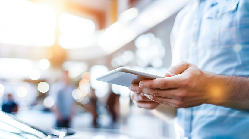 A customer logs into a hotspot.