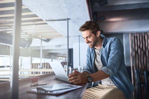 A business customer uses the €250 starting credit and tests the T Cloud Public.