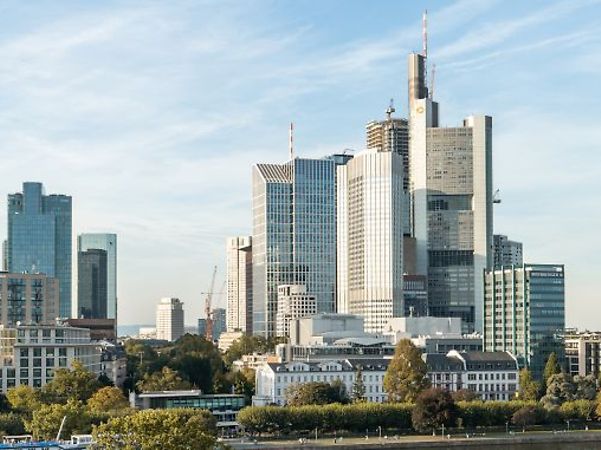 Skyline Frankfurt mit der dort ansässigen DRV
