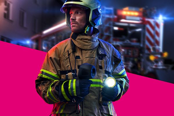 Darstellung eines Feuerwehrmanns um die Priorisierung der BOS-Spur zu veranschaulichen