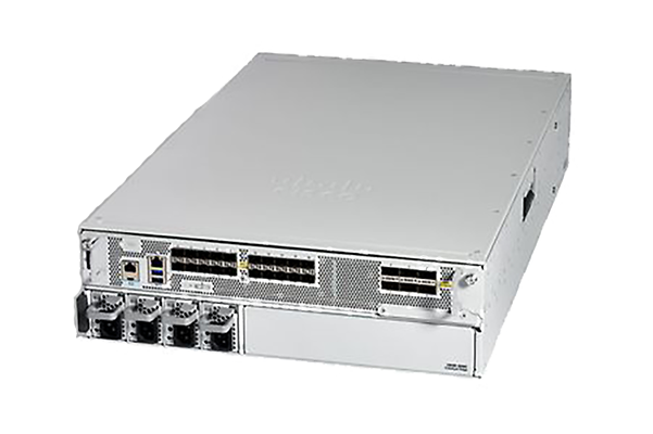 Cisco 8000 Serie vor weißem Hintergrund