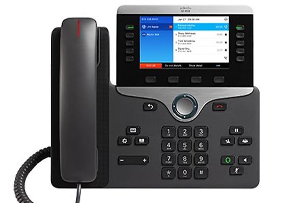 Cisco-8841 vor weißem Hintergrund