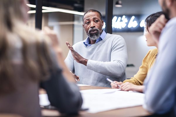 Wirtschaftsprofis bei der Arbeit