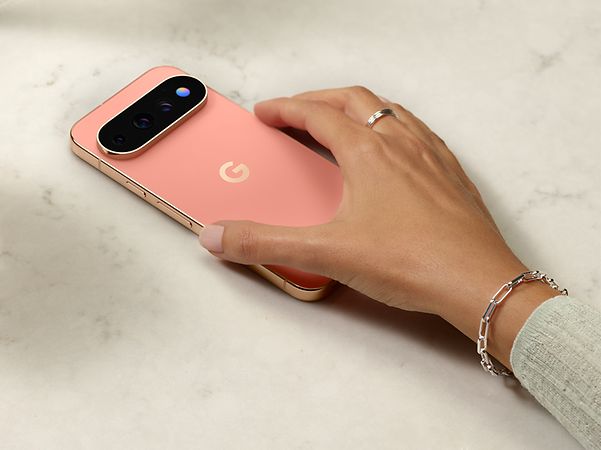 Produktabbildung Google Pixel 11 Pro in der Farbe Canyon